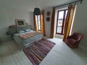 3 chambres, fer et planche à repasser, lit parapluie, Wi-Fi gratuit