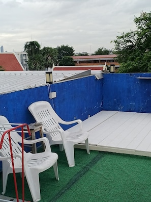 Terrace/patio - Sleep With Me Hostel (Bangkok)