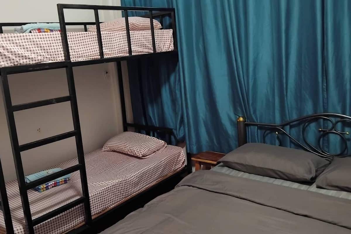 Chambre Double Familiale, 1 chambre | Wi-Fi gratuit