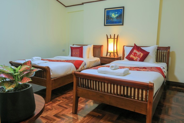 Superior Twin Room | In-room safe, desk, free WiFi, bed sheets