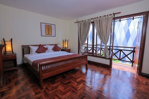 Deluxe Double Room | In-room safe, desk, free WiFi, bed sheets - Phongsavath Boutique Hotel (Vientiane)