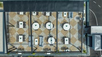 ๋ฃจํํ ํ
๋ผ์ค