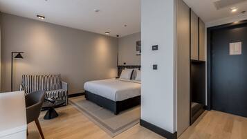 Habitación doble superior | Ropa de cama hipoalergénica y minibar