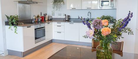 Fridge, microwave, oven, stovetop