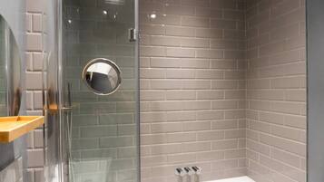Basic Apartment, Multiple Beds | Bathroom | Towels, soap, shampoo, toilet paper