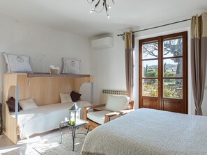 1 bedroom, iron/ironing board, free WiFi