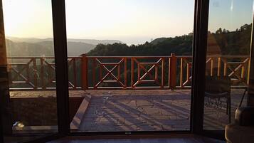 Deluxe Bungalow | 2 bedrooms, individually decorated, free WiFi