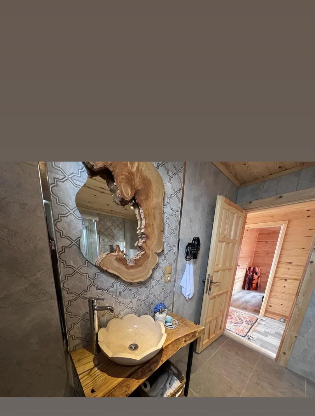 Deluxe Bungalow | Bathroom