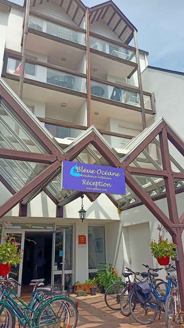 تفاصيل الفندق من الخارج