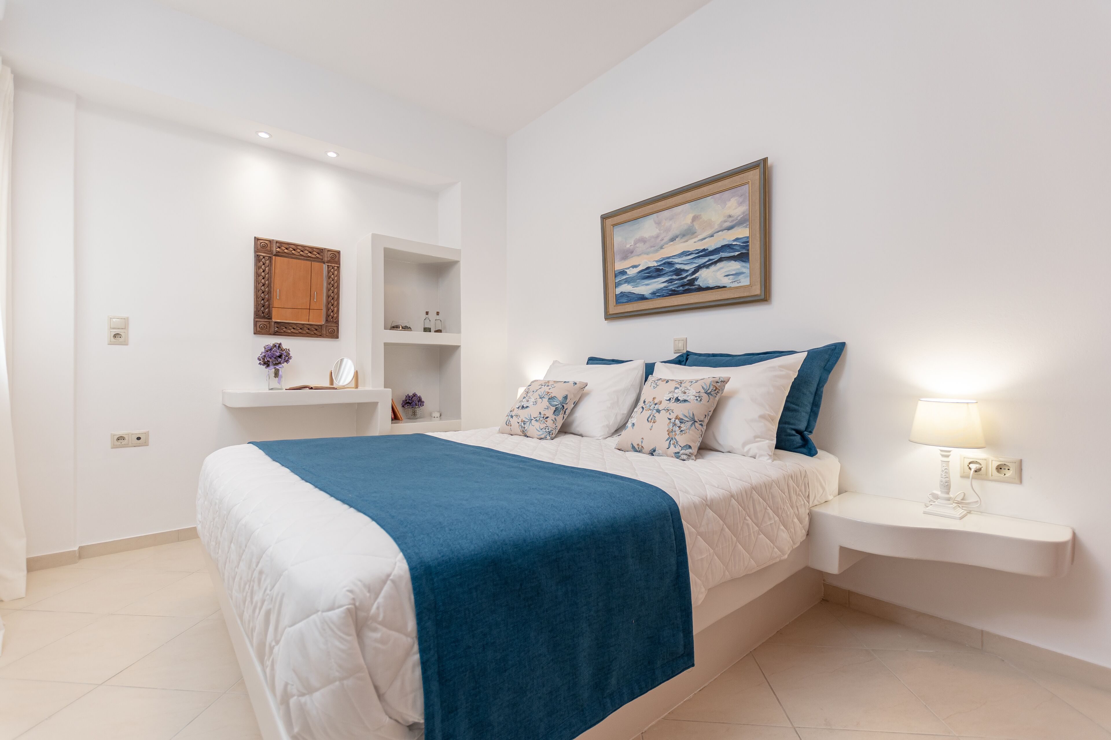 1 makuuhuone, tallelokero huoneessa, äänieristys, silitysrauta/-lauta