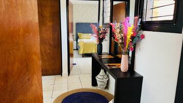 3 chambres, fer et planche à repasser, Wi-Fi, draps fournis
