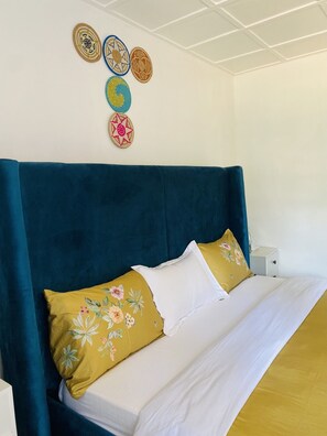 3 chambres, fer et planche à repasser, Wi-Fi, draps fournis