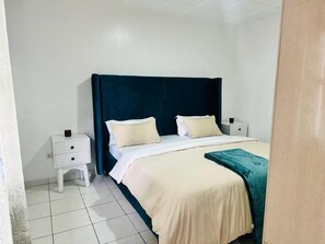 3 chambres, fer et planche à repasser, Wi-Fi, draps fournis
