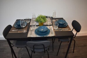 Dining - BN1 Central Apartment with Massive Weekly Offers (Brighton and Hove)