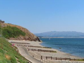 Una spiaggia nelle vicinanze