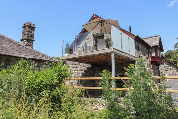 Cottage | Interior