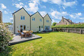 Outdoor dining - Spacious family friendly Home - Lulham (Bourton-on-the-Water)
