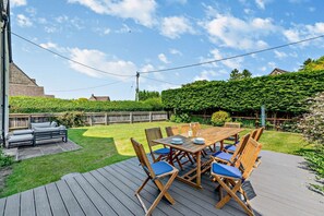 Outdoor dining - Spacious family friendly Home - Lulham (Bourton-on-the-Water)
