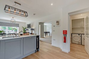 Interior - Spacious family friendly Home - Lulham (Bourton-on-the-Water)