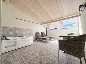 Premium Duplex, Jetted Tub | Terrace/patio - Akla Hotel Badajoz (Badajoz)