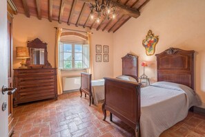 7 bedrooms, iron/ironing board, travel crib, free WiFi