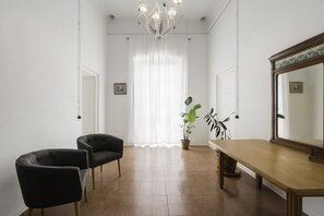 Villa - The Gargoyles (Massarosa)