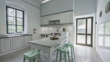Villa | Private kitchen | Full-sized fridge, microwave, oven, stovetop