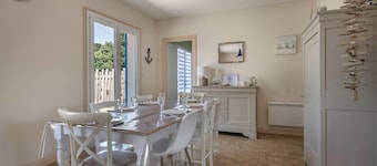 250m from beach, house with garden for 6