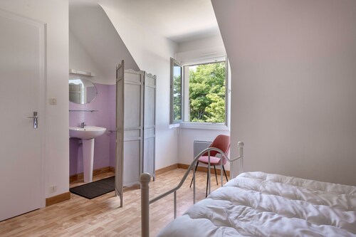 250m from beach, house with garden for 6