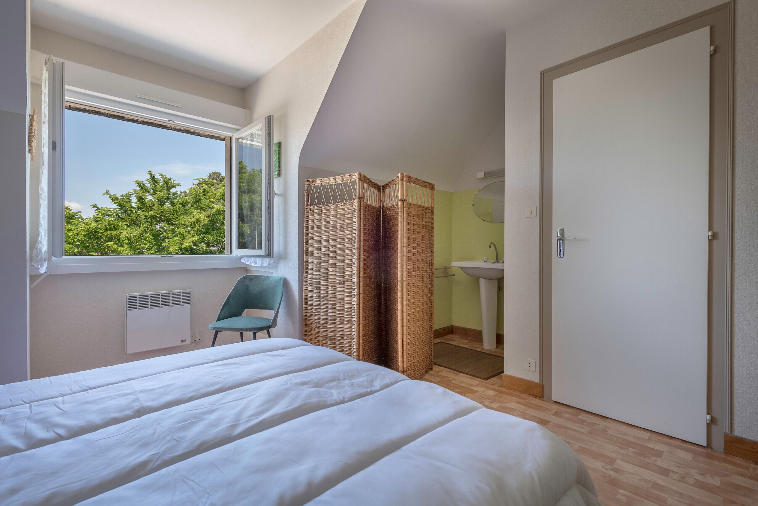 3 chambres, fer et planche à repasser, Wi-Fi gratuit