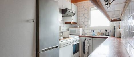 Réfrigérateur, micro-ondes, four, lave-vaisselle