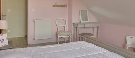 4 Schlafzimmer, Bügeleisen/Bügelbrett, kostenloses WLAN