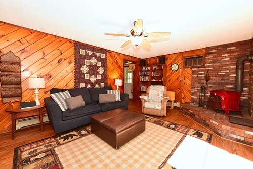Spacious House Near Echo Lake, Close to Diana's Bath & N. Conway
