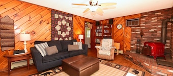Spacious House Near Echo Lake, Close to Diana's Bath & N. Conway