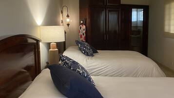 1 bedroom, in-room safe, iron/ironing board, free WiFi