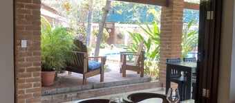 Oceanview Guesthouse Villa La Merced in Atami- Surf City