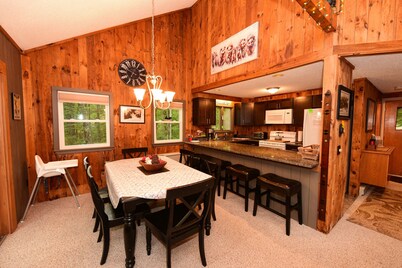 Townhouse Minutes from Downtown N Conway, Shopping, Restaurants & Cranmore Mt