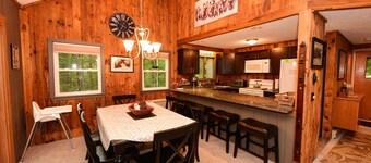 Townhouse Minutes from Downtown N Conway, Shopping, Restaurants & Cranmore Mt