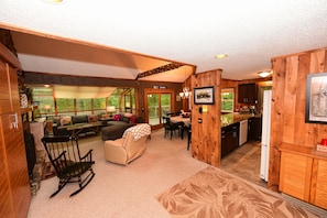 Smart TV, fireplace
