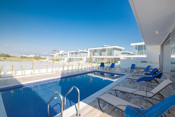 House | 5 bedrooms, soundproofing - Protaras Olivine Pearl Villa 17 (Paralimni)