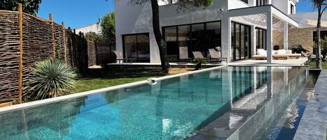 Outdoor pool, a heated pool