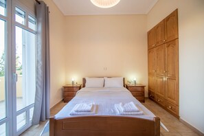 4 chambres, fer et planche à repasser, accès au Wi-Fi (inclus)