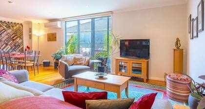 StayCentral - Tranquil Spacious Townhouse