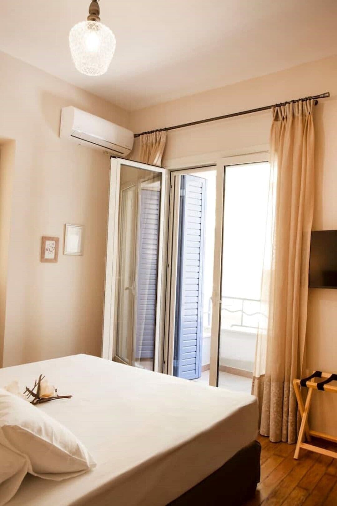 1 bedroom, desk, iron/ironing board, free WiFi