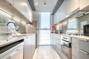 Fridge, microwave, oven, stovetop