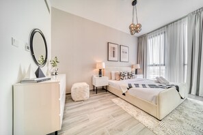 2 多间卧室、客房内保险箱、熨斗/熨衣板、免费 WiFi