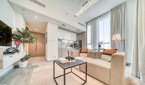 TV - Distinguished Studio at Mesk 1 Midtown Dubai Production City by Deluxe Holiday Homes (Dubai)