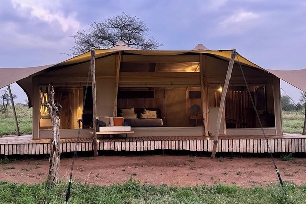 Ropa de cama de alta calidad, minibar, escritorio y wifi gratis