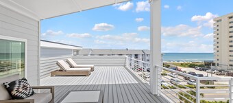 Seadragon 2 | Pet-Friendly with Rooftop Deck & Ocean Views!