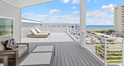 Seadragon 2 | Pet-Friendly with Rooftop Deck & Ocean Views!